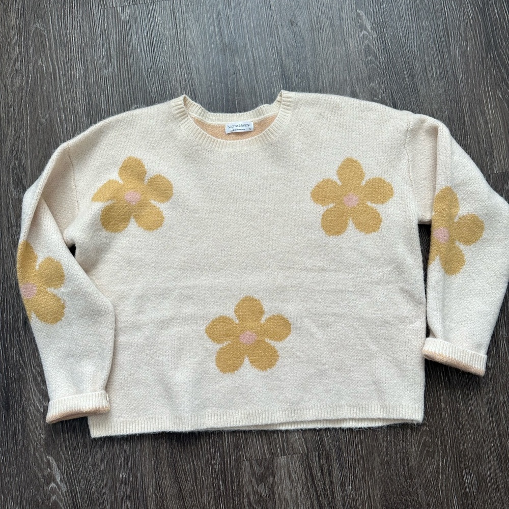 Like new worn only twice super comfy, not scratchy size small cropped fit